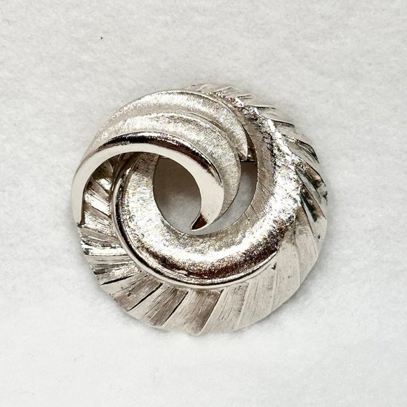 Vintage Silver Tone Coro Swirl Brooch/Pin - Picture 1 of 8